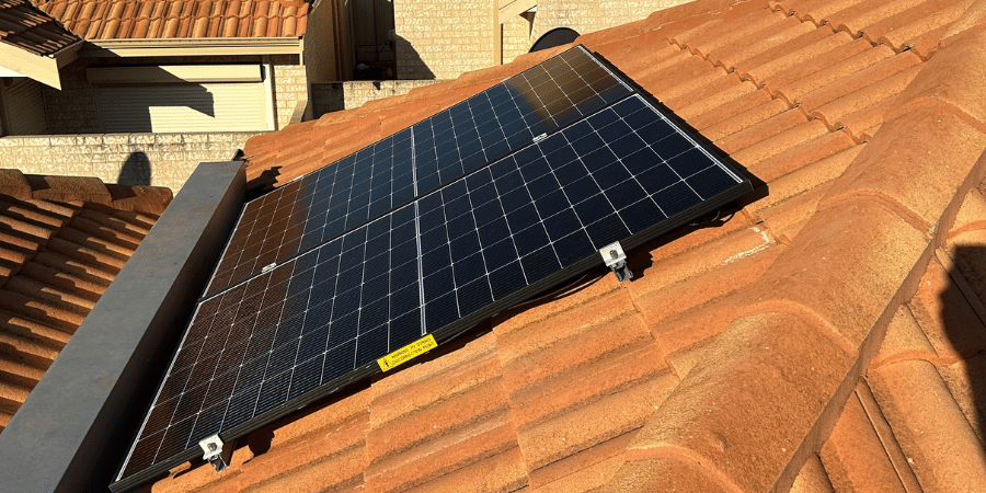 Solar tile roof